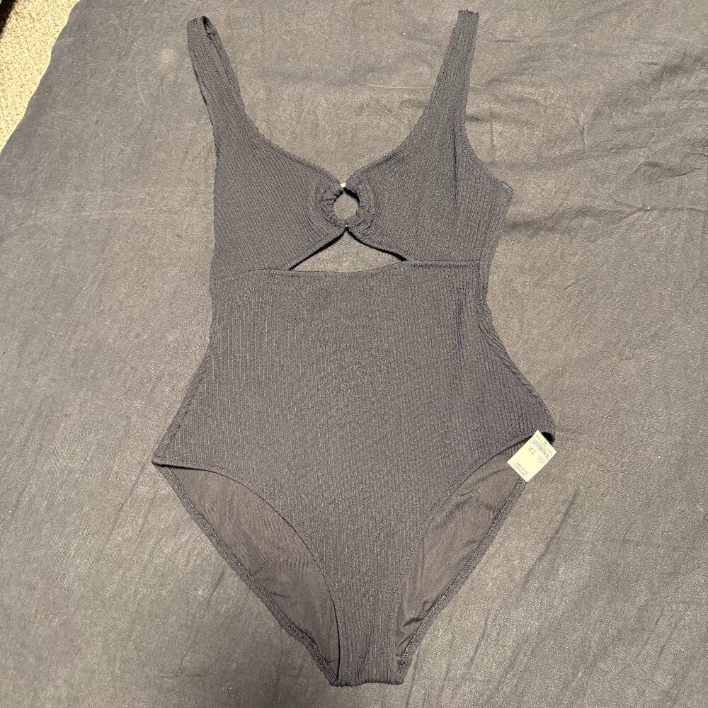 NWT Aerie Ribbed One Piece Swimsuit Black Cutout Ring Detail Medium